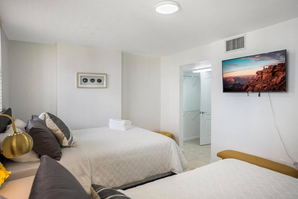 Beautiful 3 Bedroom In Brickell *