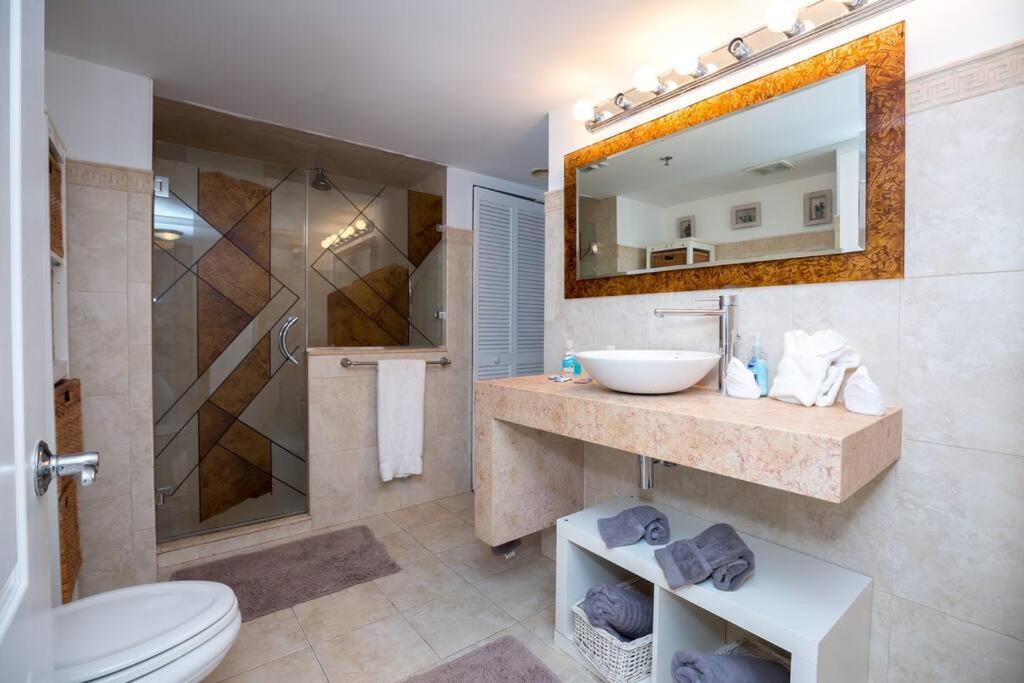 Amazing 2 Bedroom At Brickell, Free Parking *