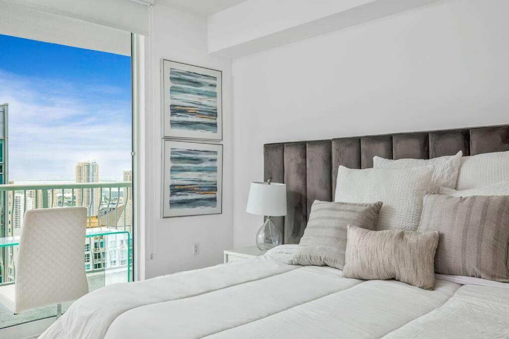 Amazing Penthouse In Beautiful Brickell 42 Floor!! Free Garage Parking Apartment