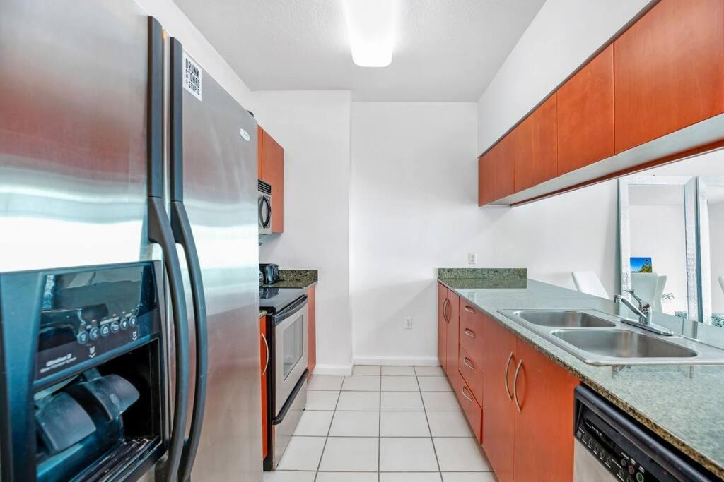 Amazing Penthouse In Beautiful Brickell 42 Floor!! Free Garage Parking * Miami