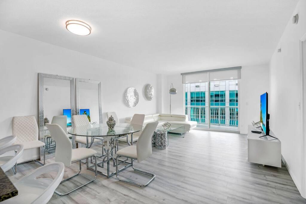 Amazing Penthouse In Beautiful Brickell 42 Floor!! Free Garage Parking Apartment Miami