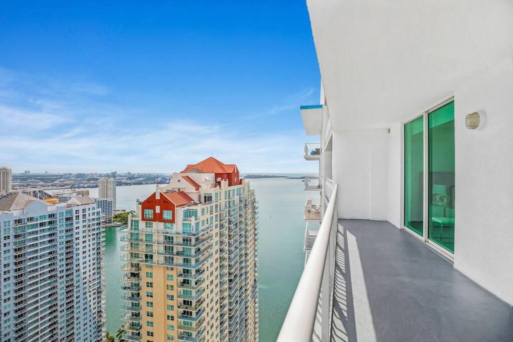 Amazing Penthouse In Beautiful Brickell 42 Floor!! Free Garage Parking Apartment