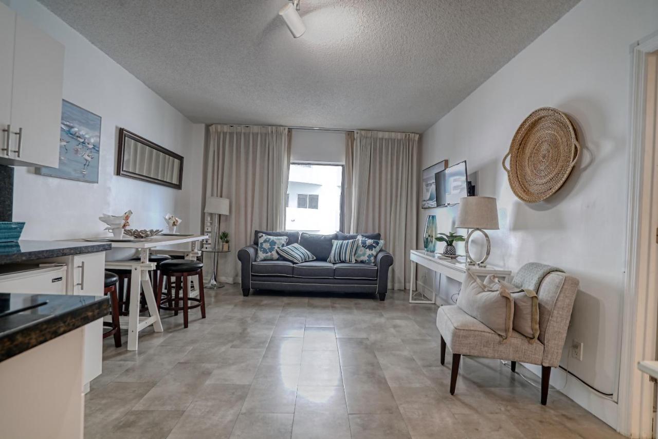 Deluxe Private At The Casablanca Miami