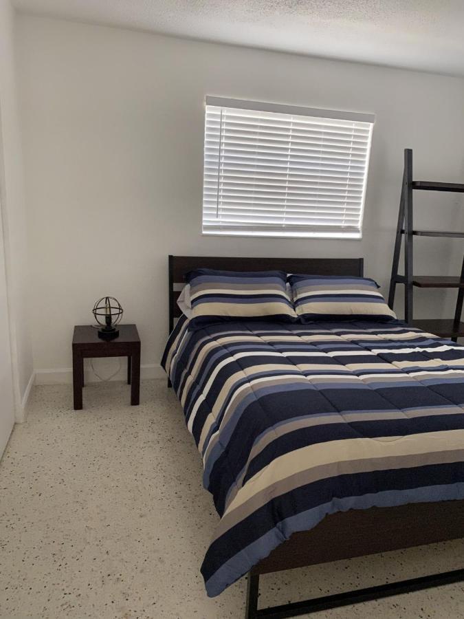 Apartment Blue-Max Apartments Miami