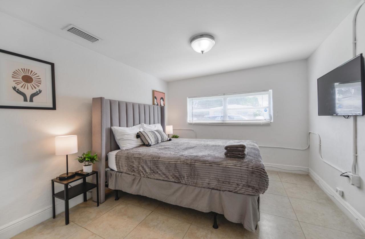 Ferienhaus Amazing 3br House 5 Minutes From Marlins Park