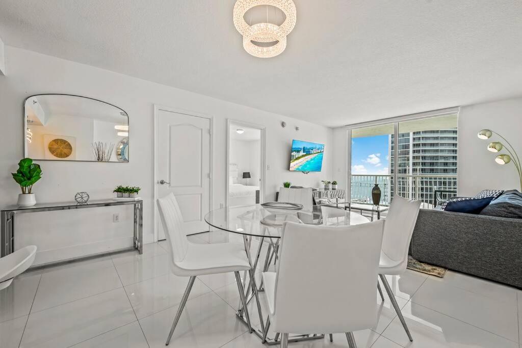 High Floor Ocean View Unit In Brickell * Miami