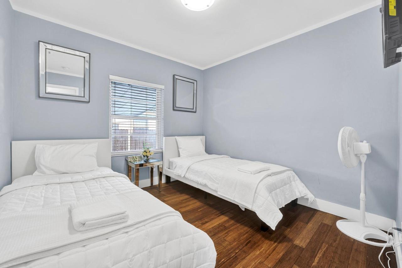 Very Modern Buena Vista Gem Near Wynwood Holiday home Miami