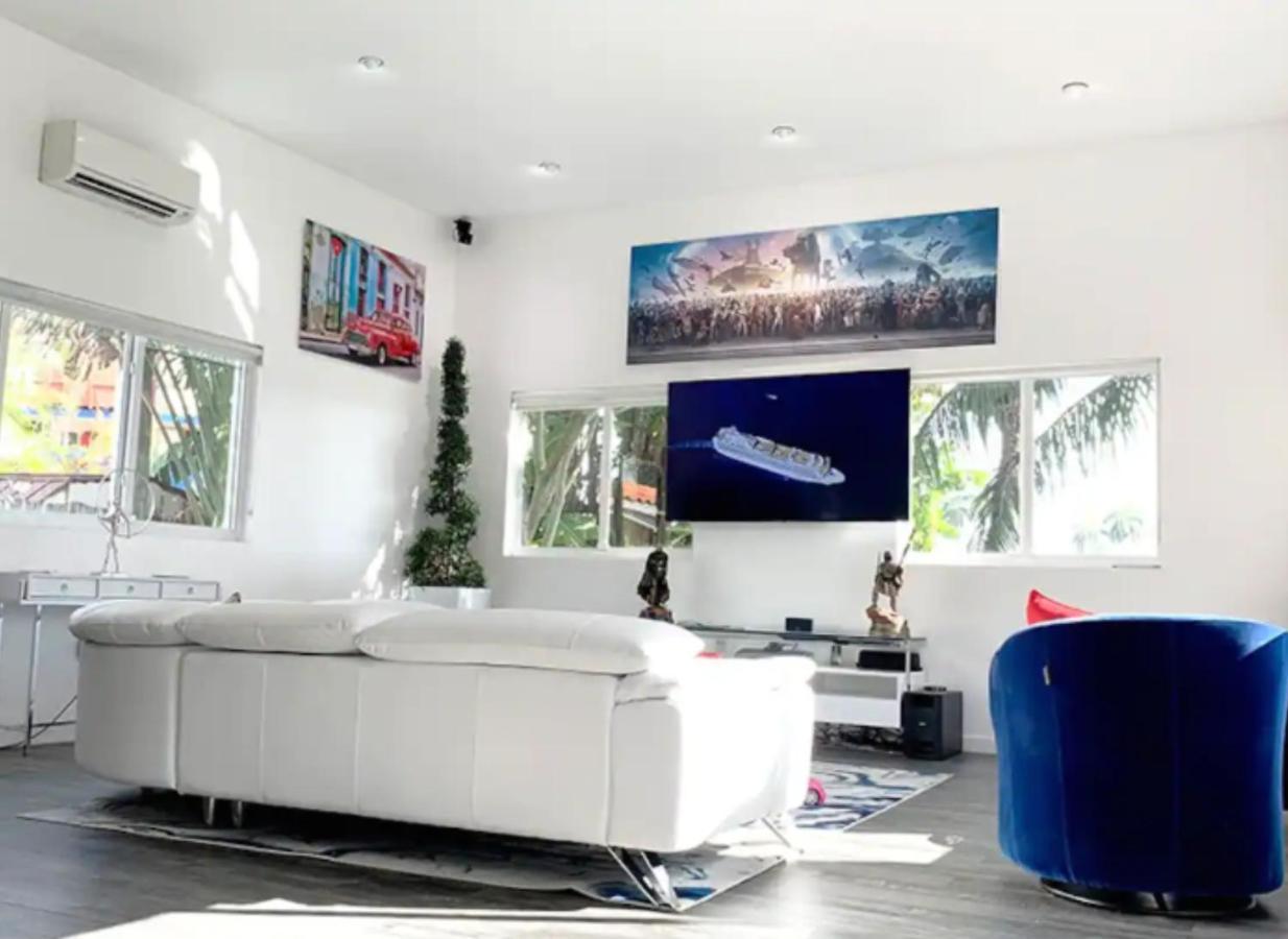 Modern Northwest Vacation In Apartment Miami