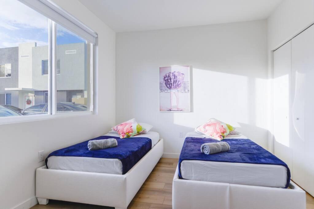 Amazing Town House 15 Min From The Beach Wfree Parking Vakantiehuis *