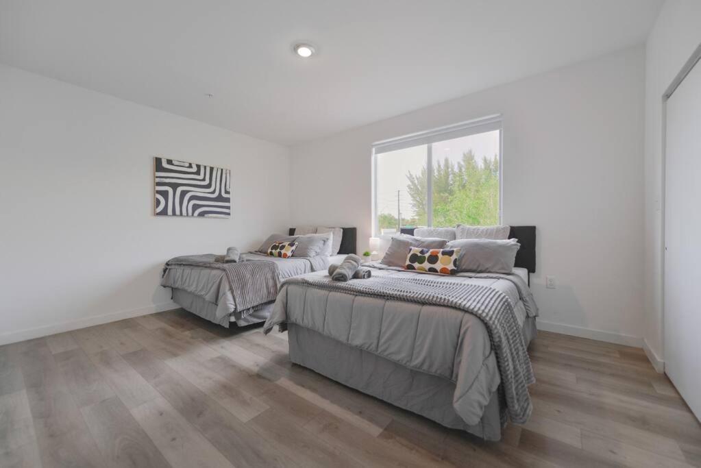Amazing Townhouse 15 Minutes From The Miami