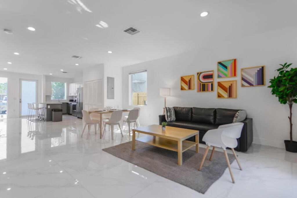 Ferienhaus Wonderful 3 Bedrooms House, Spacious&bright