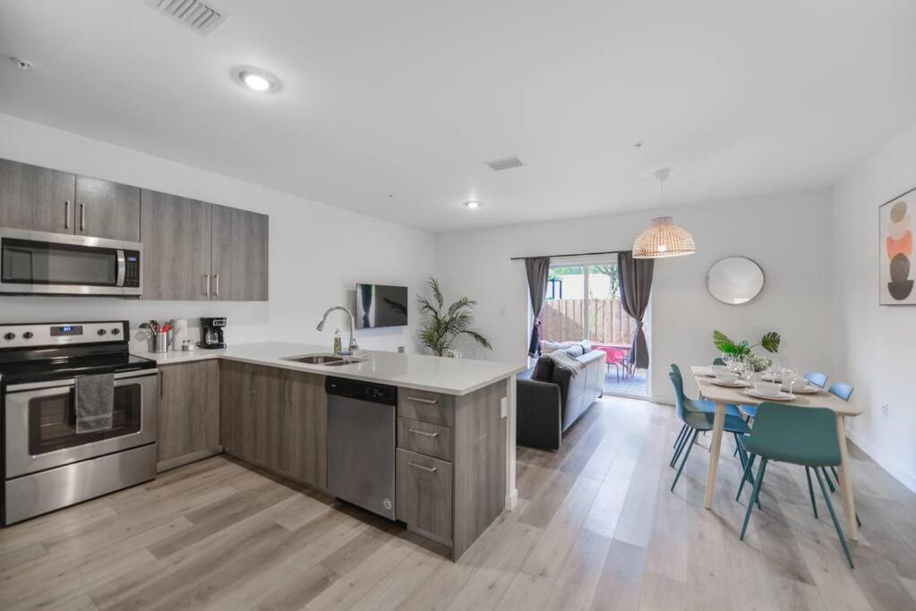 Holiday home Amazing Townhouse 15 Minutes From The