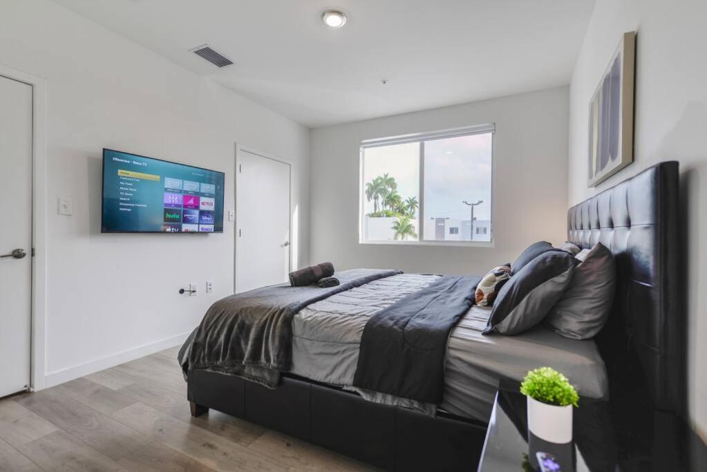 Amazing Townhouse 15 Minutes From The *