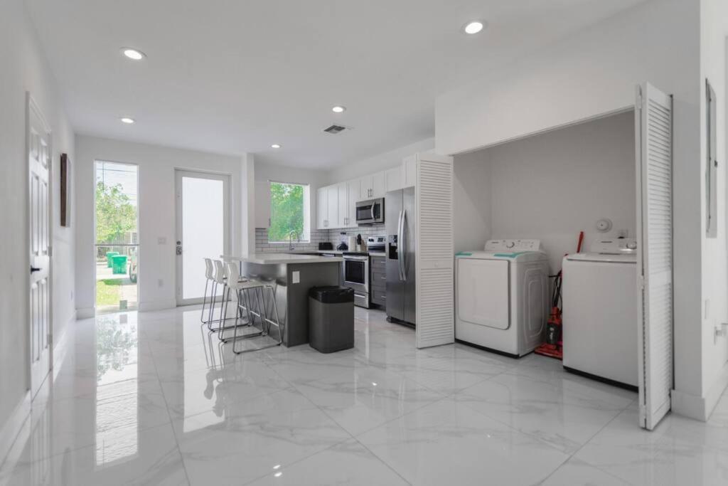 Spectacular 3 Bedrooms House, Spacious And Bright