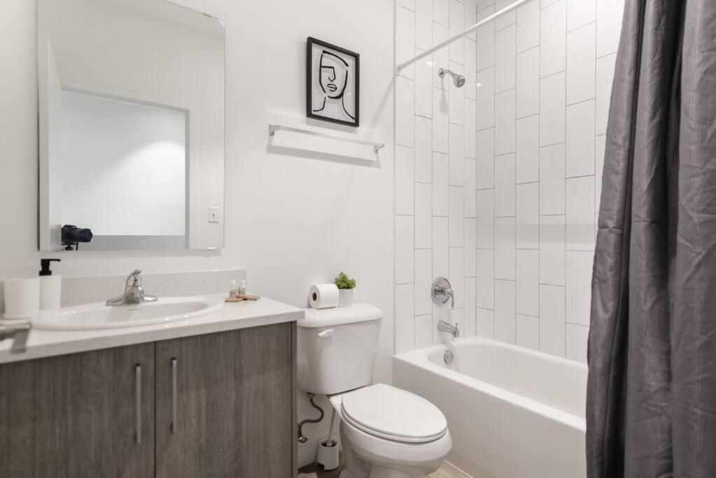 Amazing Townhouse 15 Minutes From The