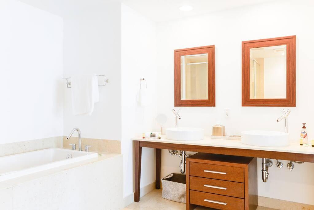 Wonderful 2 Bedroom Apt With Ocean Views At Icon Brickell * Miami