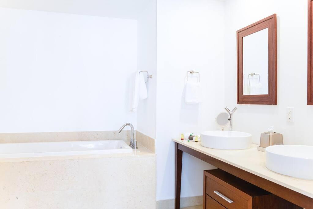 Wonderful 2 Bedroom Apt With Ocean Views At Icon Brickell Appartement
