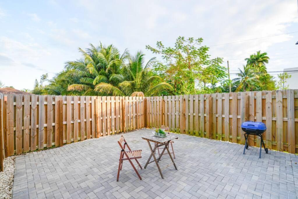 Amazing Town House 15 Min From The Beach Wfree Parking * Miami
