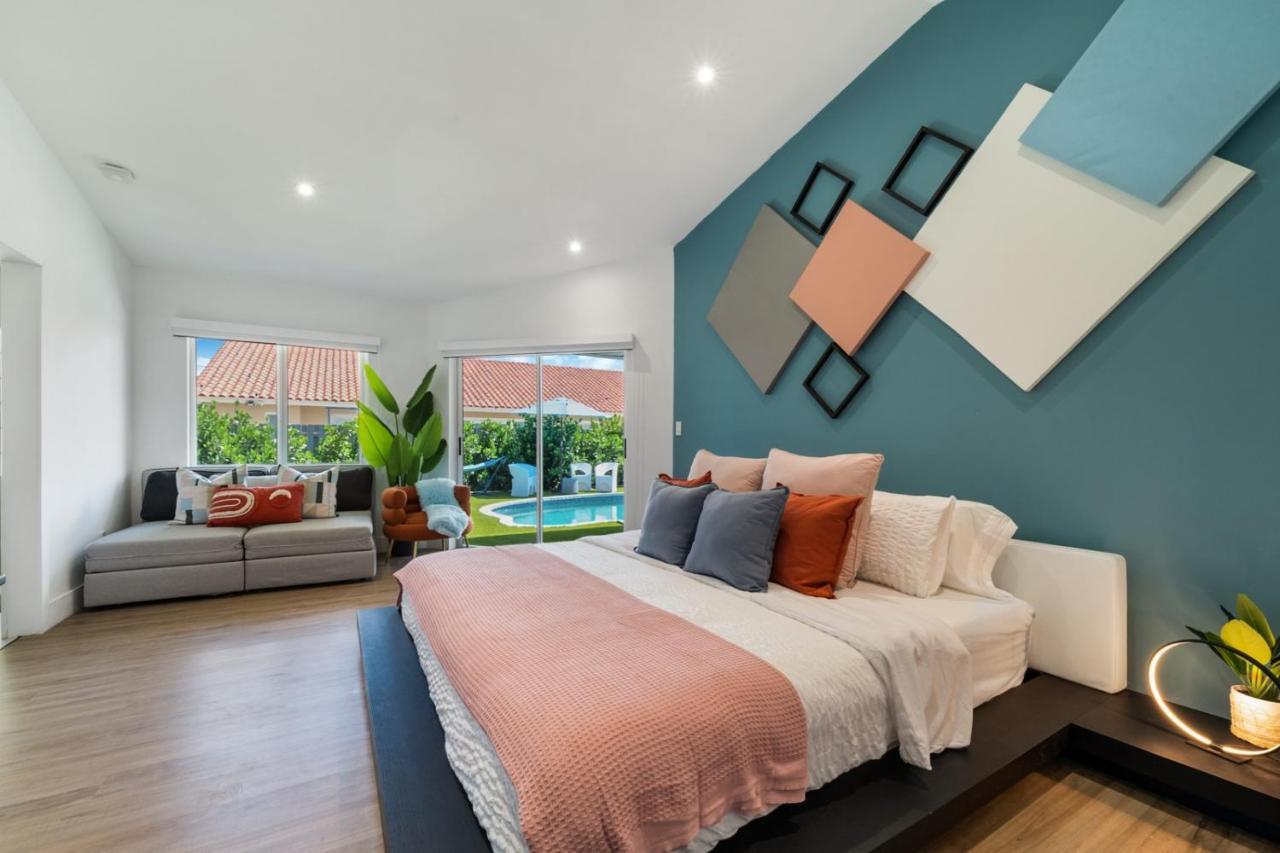Breezy Oasis With Pooltable, Heated Pool, Golf & Gazeebo L29 Miami