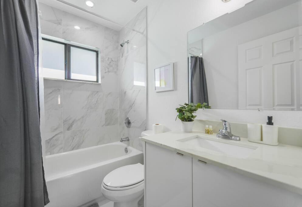 Fantastic Brand New Duplex 3 Bedroom 2 Bathrooms Holiday home Miami