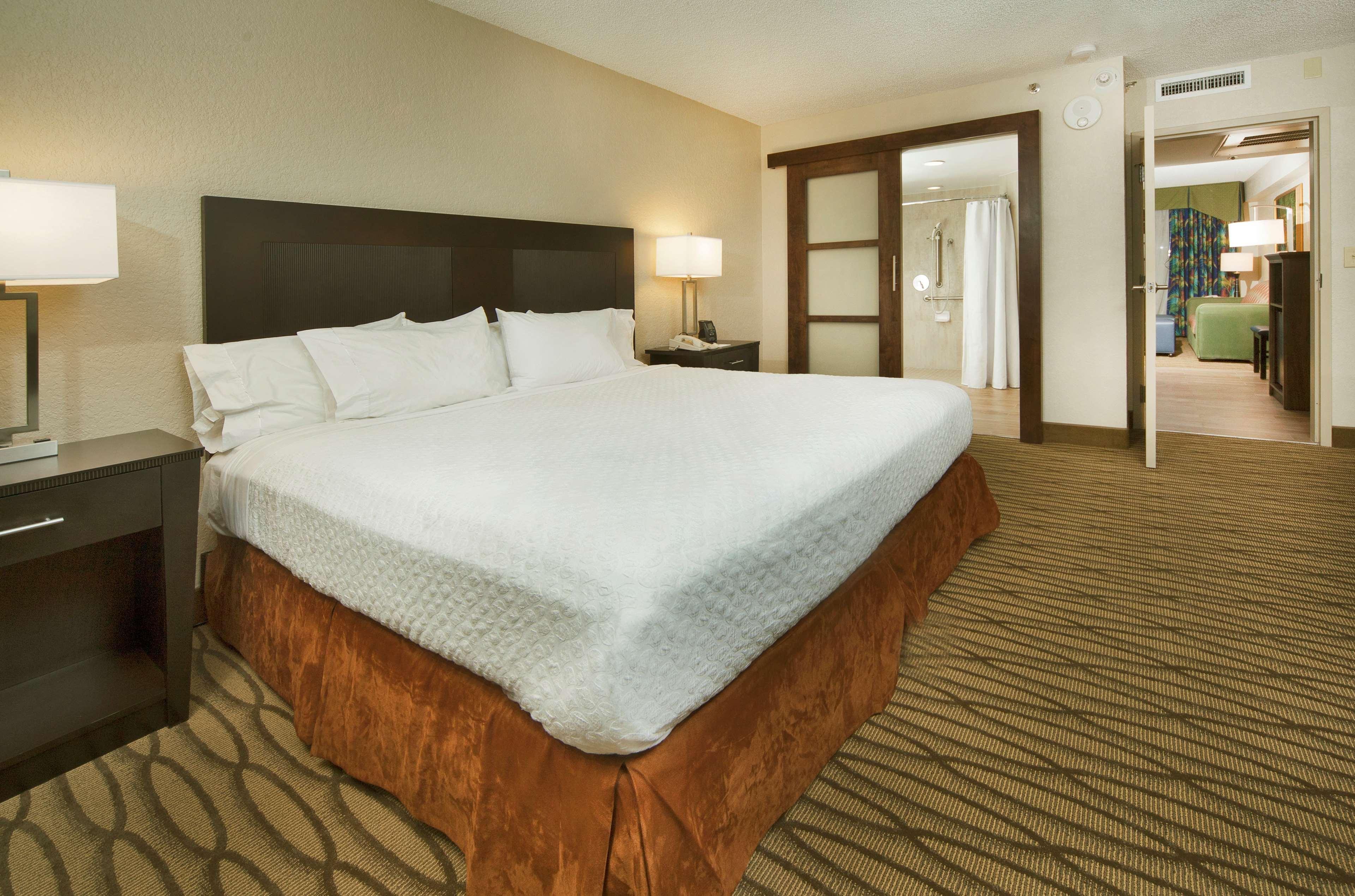 Embassy By Hilton International Airport 4* Miami