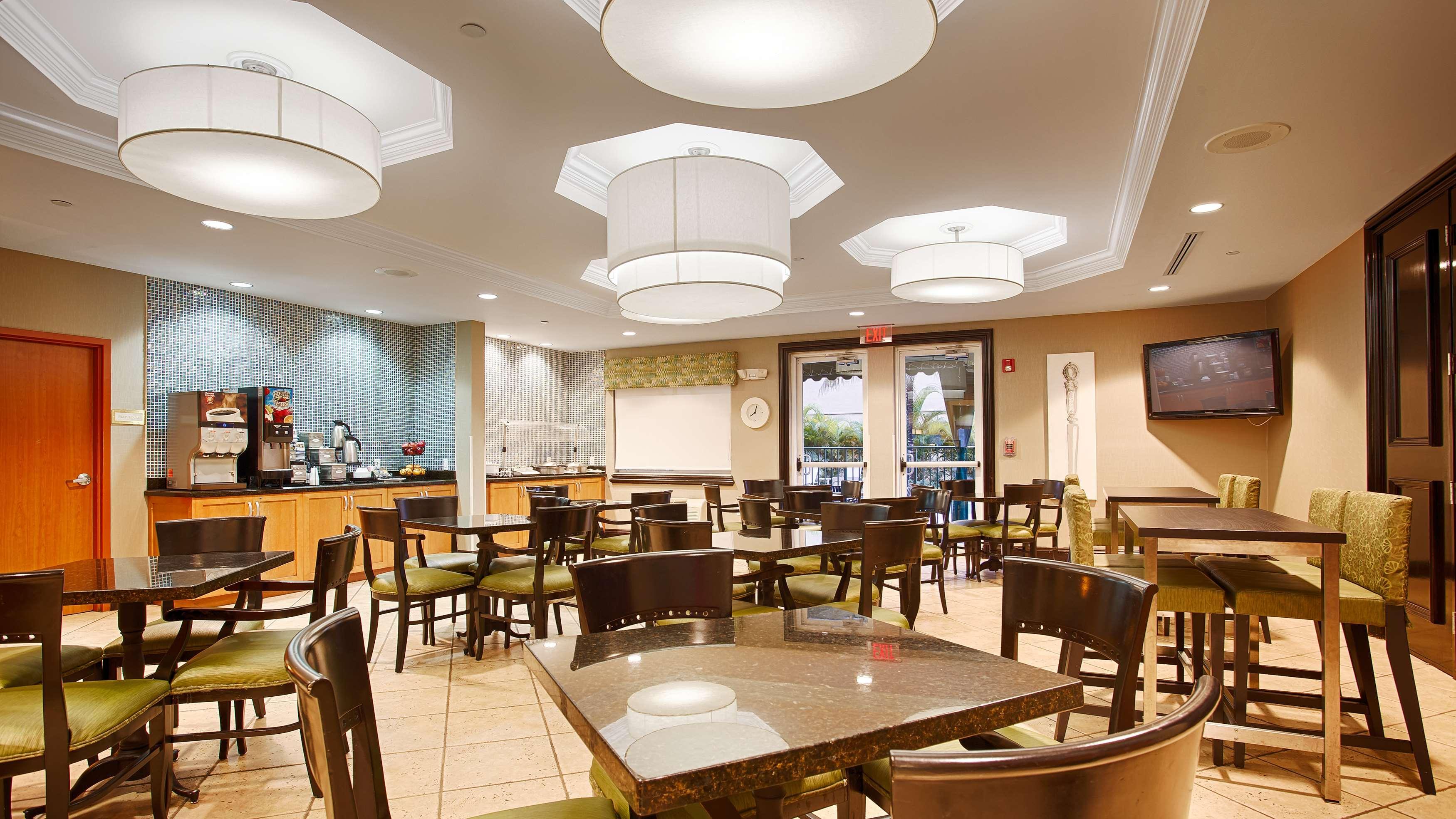 Western Miami-doral/dolphin Mall