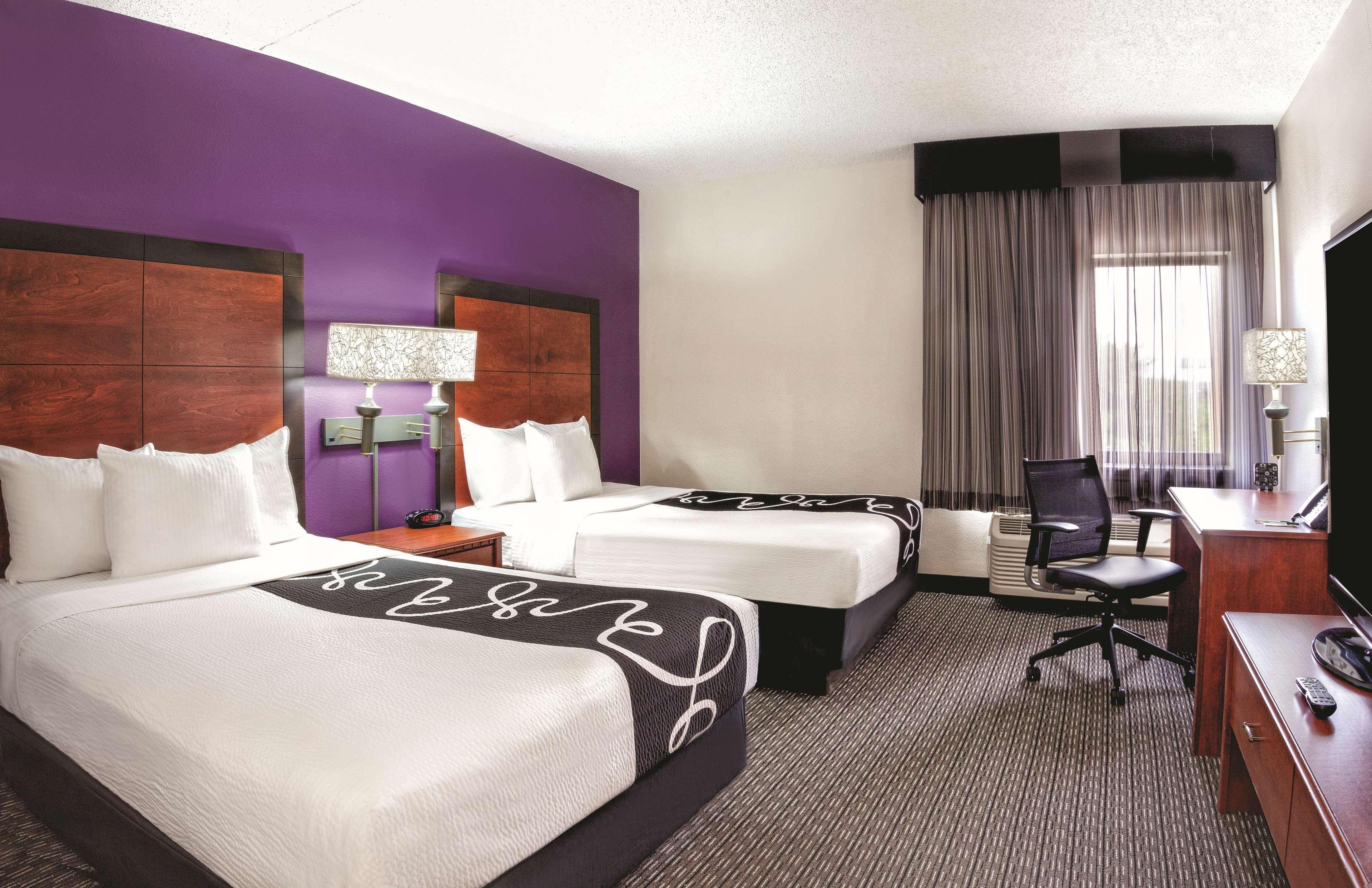 La Quinta By Wyndham Airport East Hotel Miami