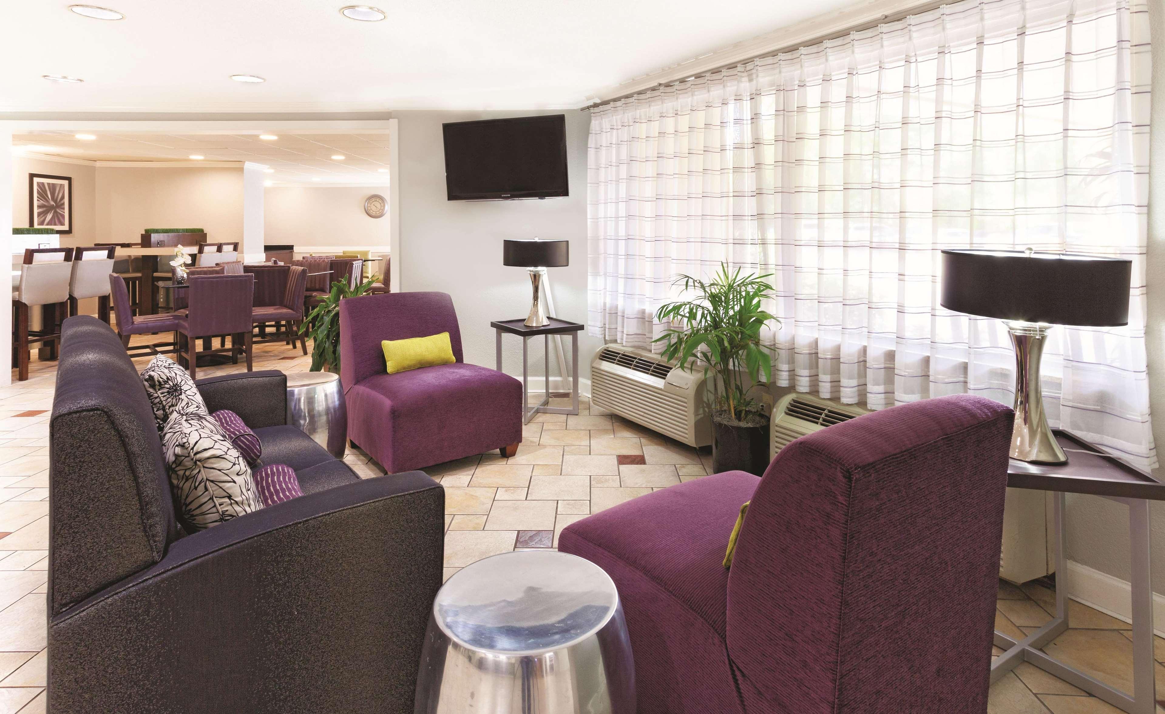 La Quinta By Wyndham Airport East