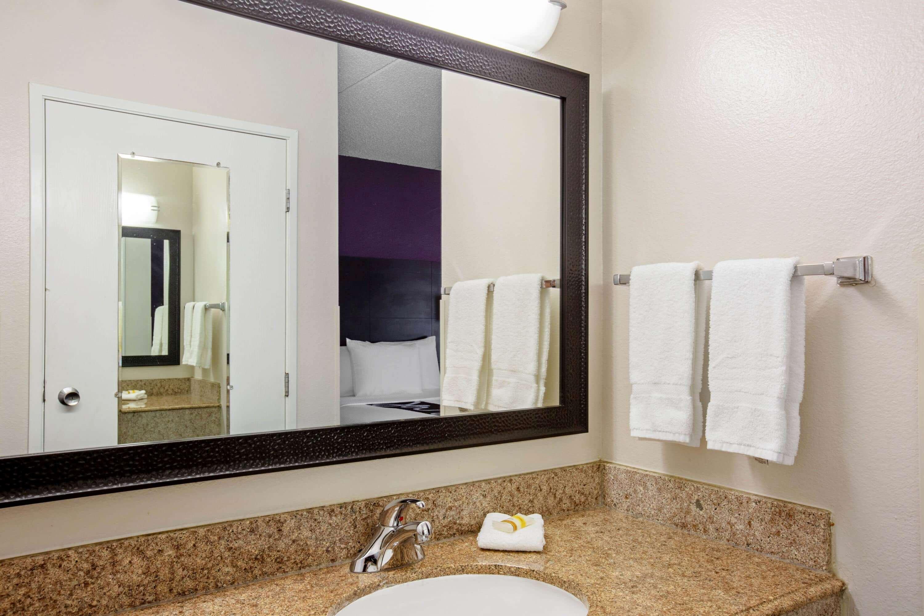 La Quinta By Wyndham Airport East Hotel Miami