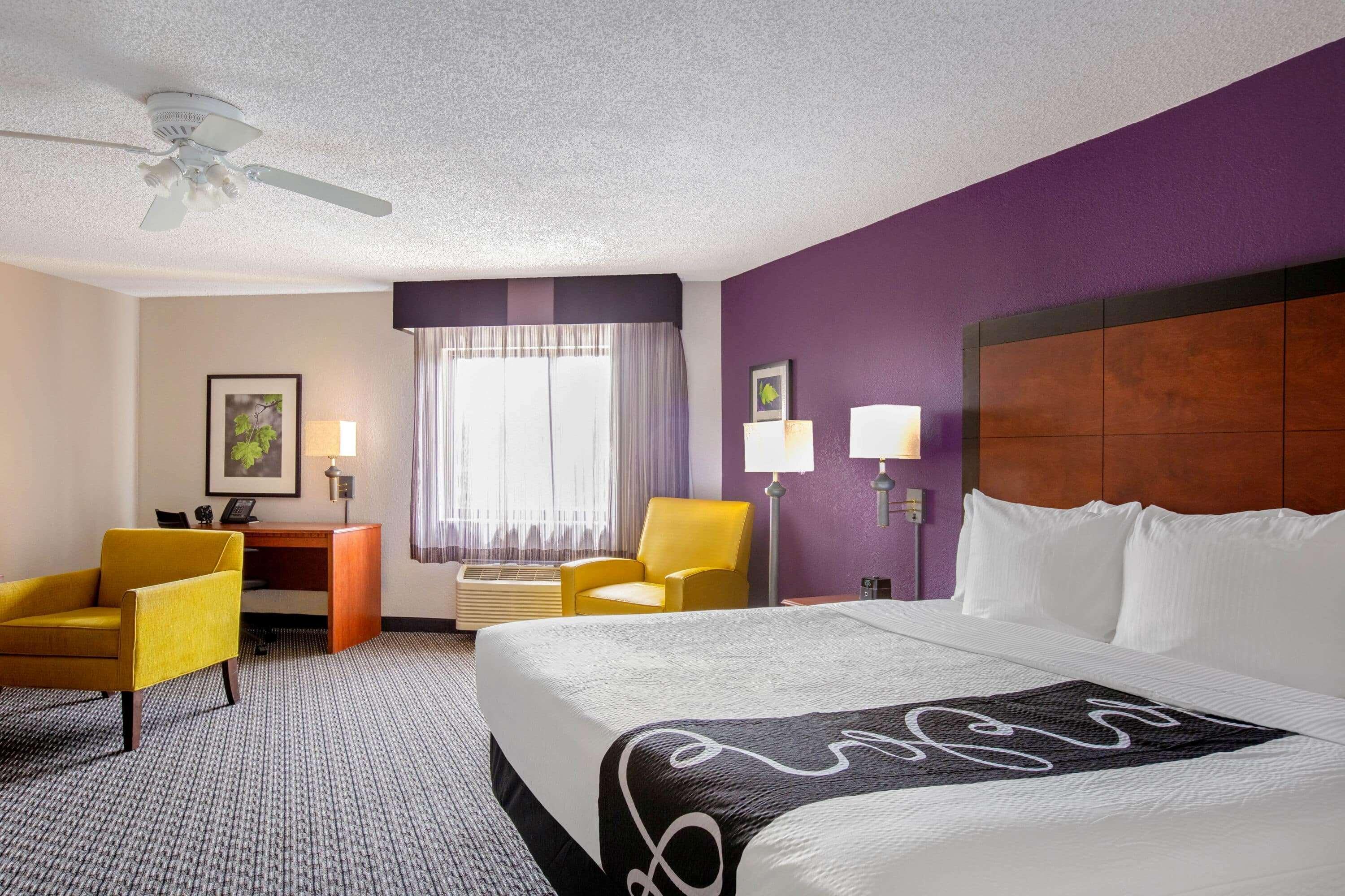Hotel La Quinta By Wyndham Airport East 3*