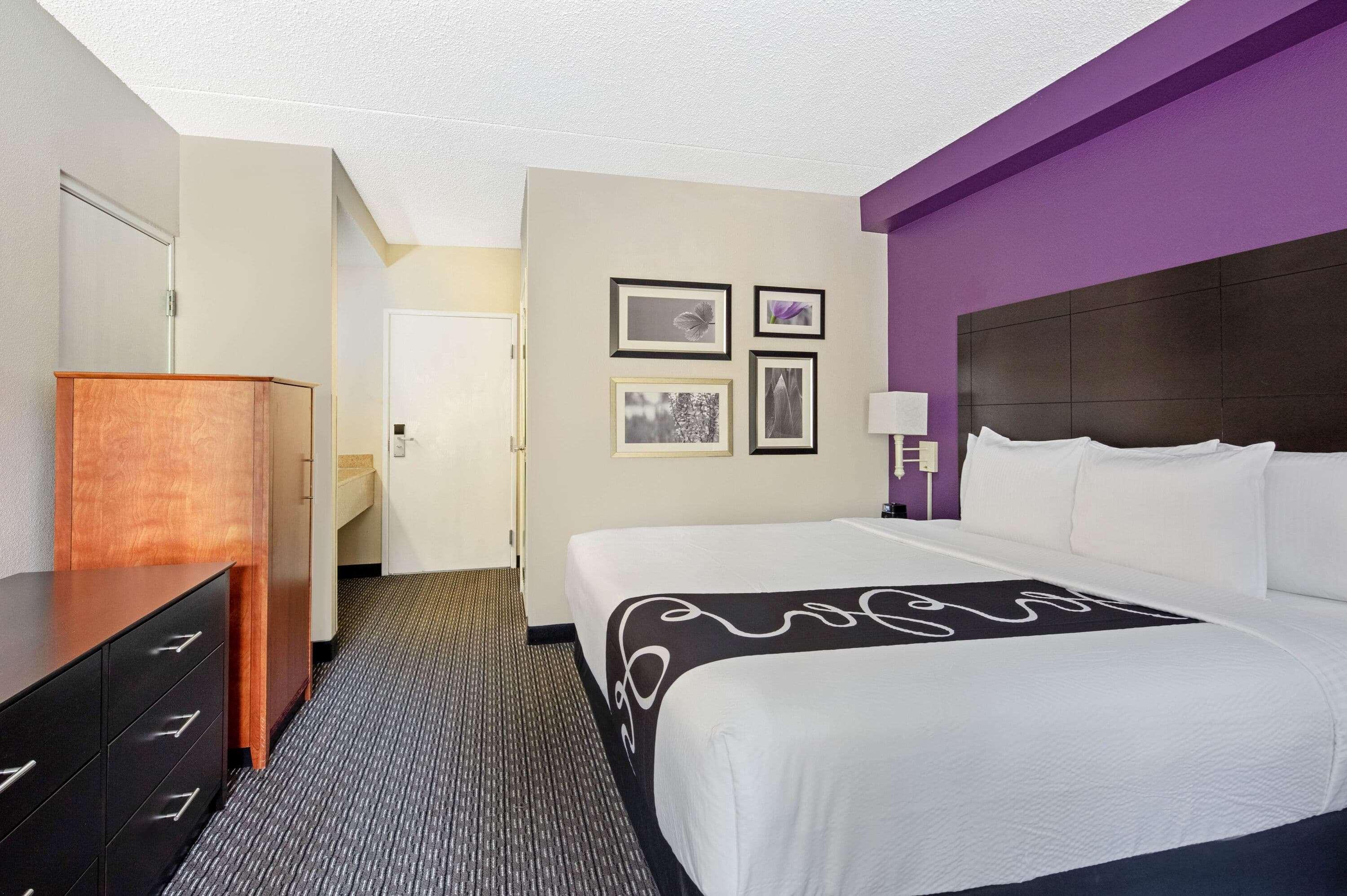 Hotel La Quinta By Wyndham Airport East 3*