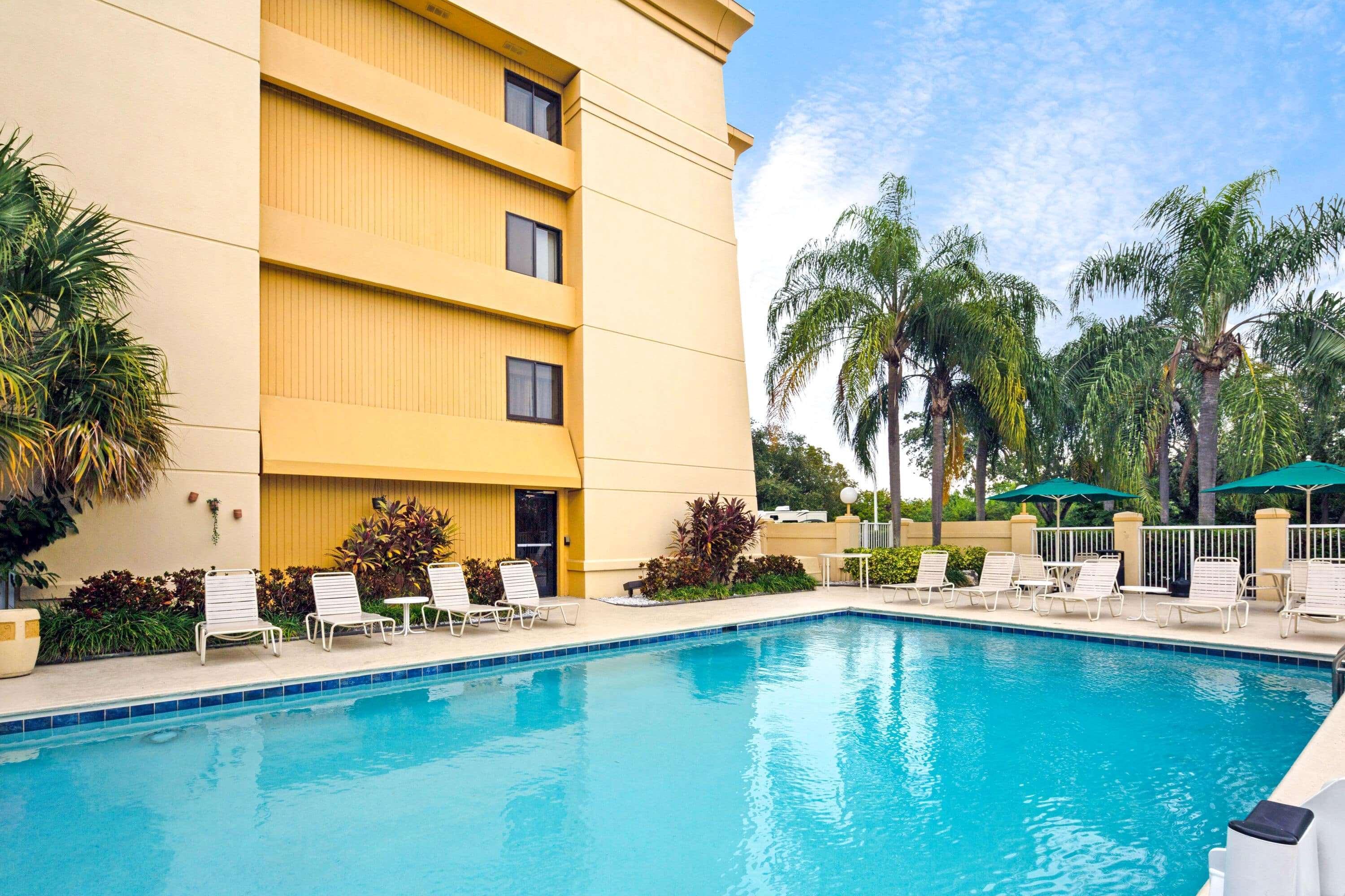 Hotel La Quinta By Wyndham Airport East 3*