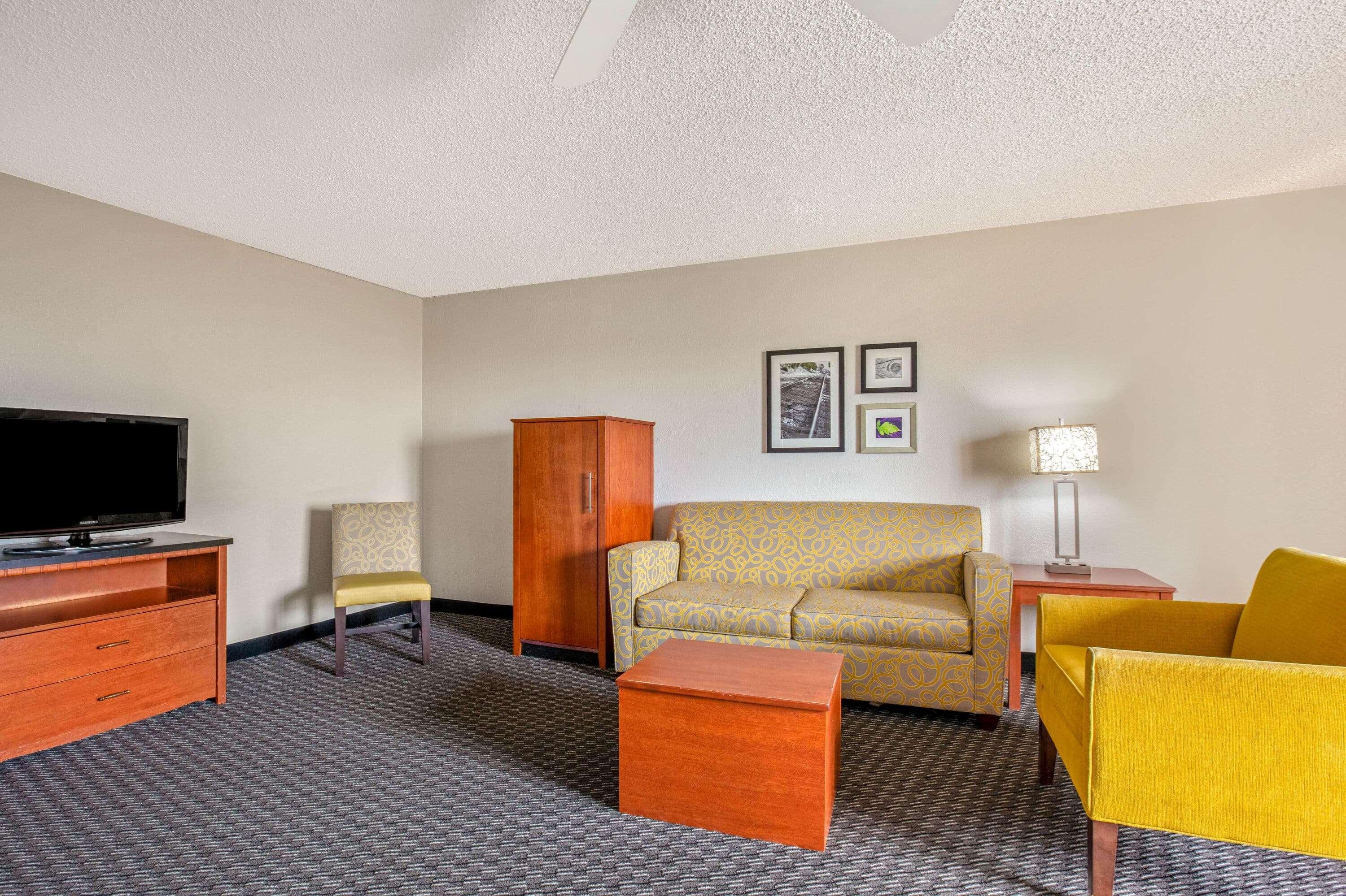 La Quinta By Wyndham Airport East Hotel 3*