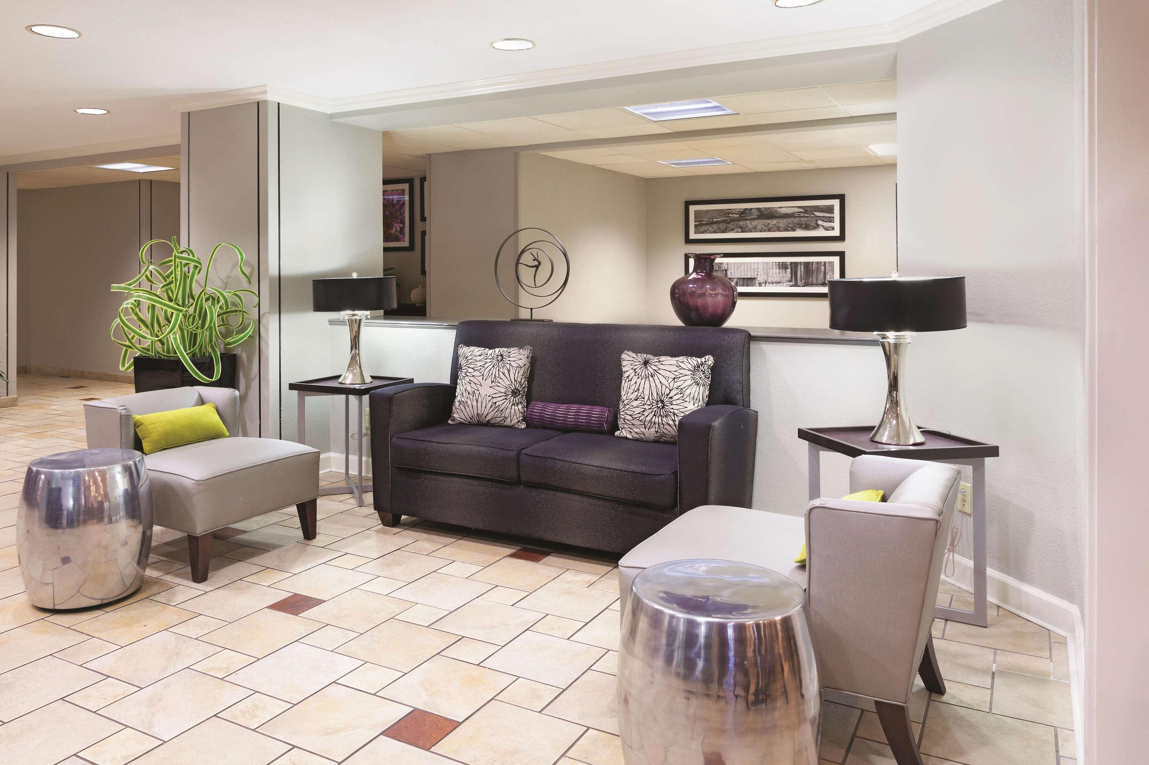 La Quinta By Wyndham Airport East 3*