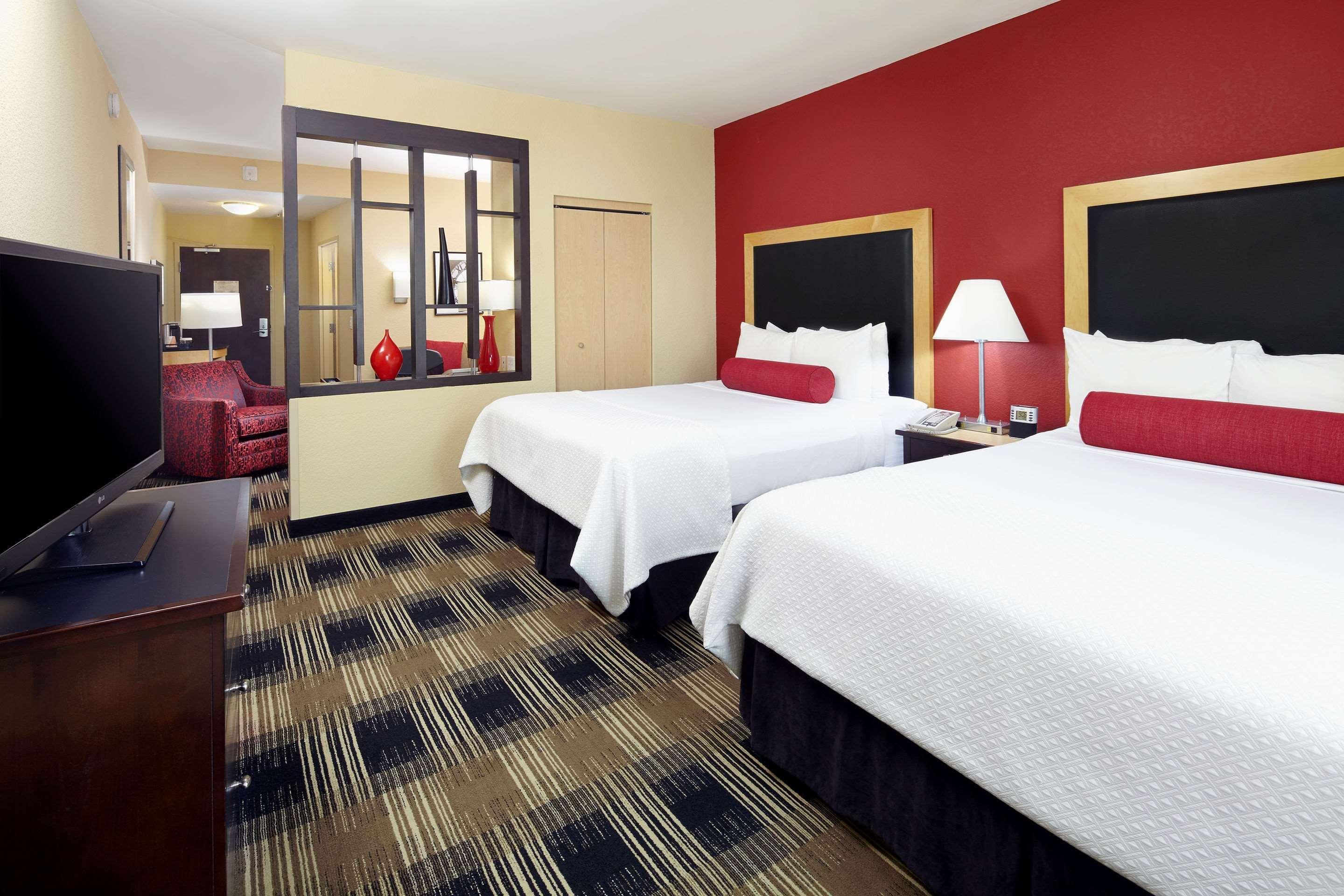 Express Airport-blue Lagoon Area By Ihg 4* Miami