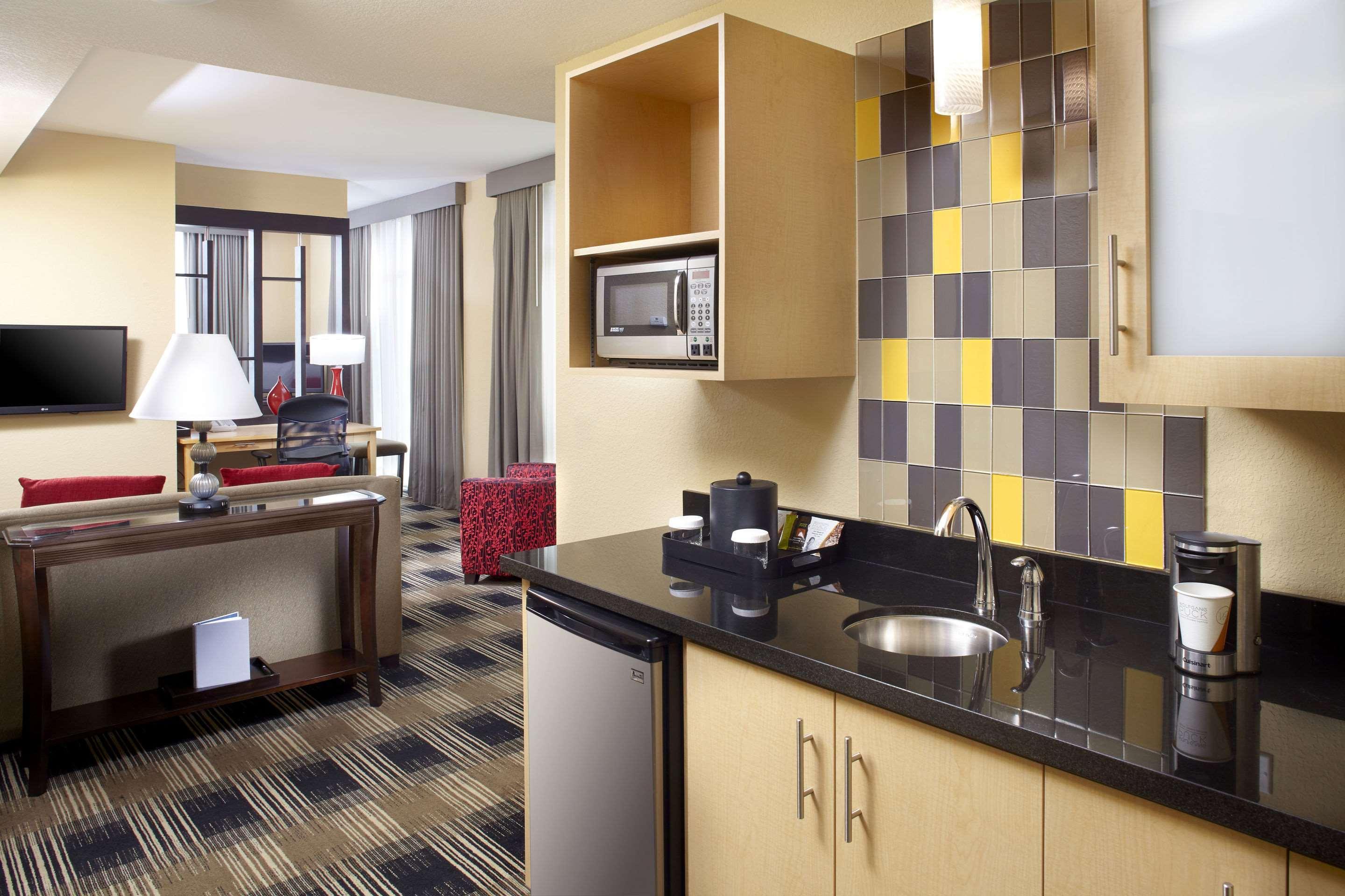 Express Airport-blue Lagoon Area By Ihg