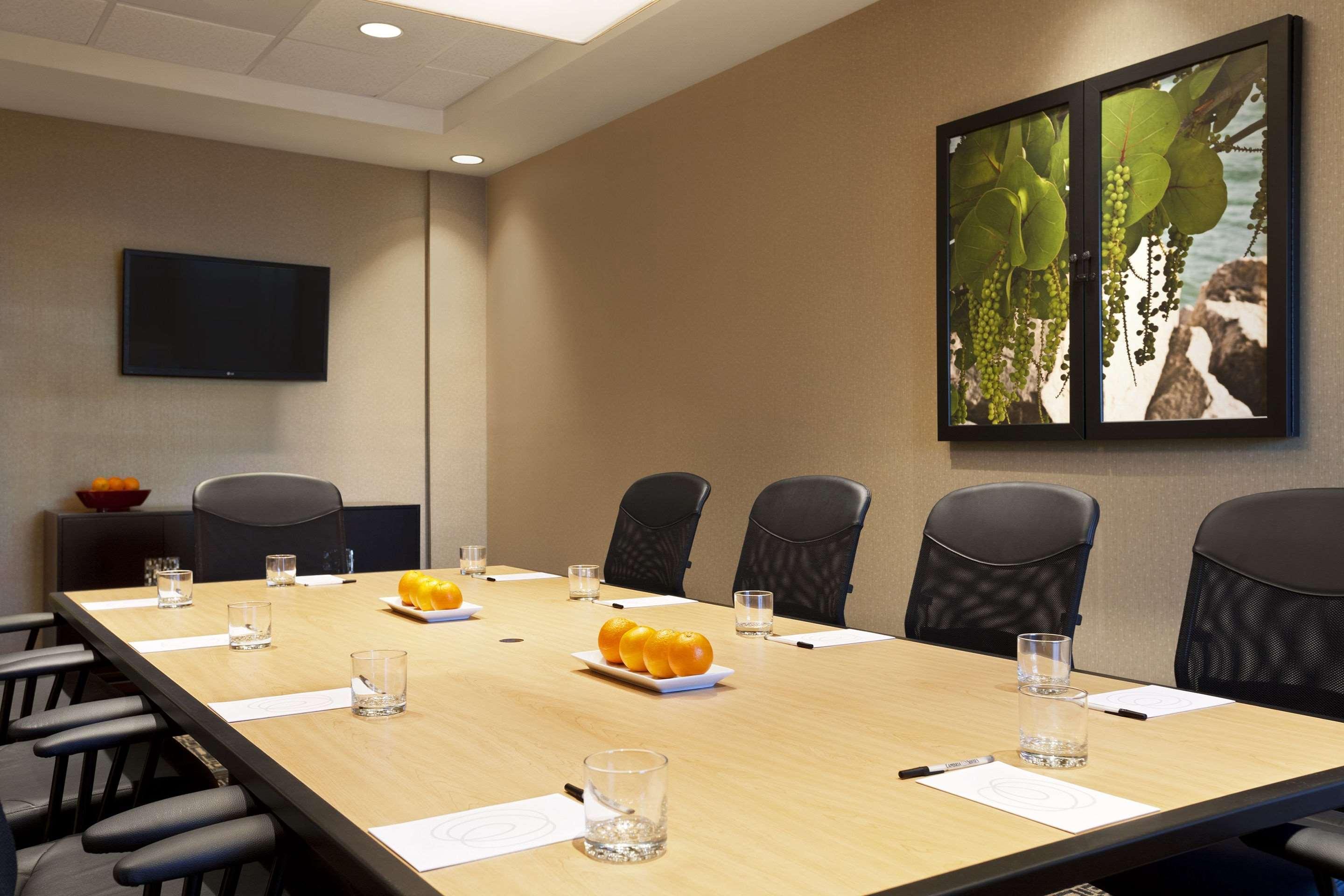 Express Airport-blue Lagoon Area By Ihg Miami