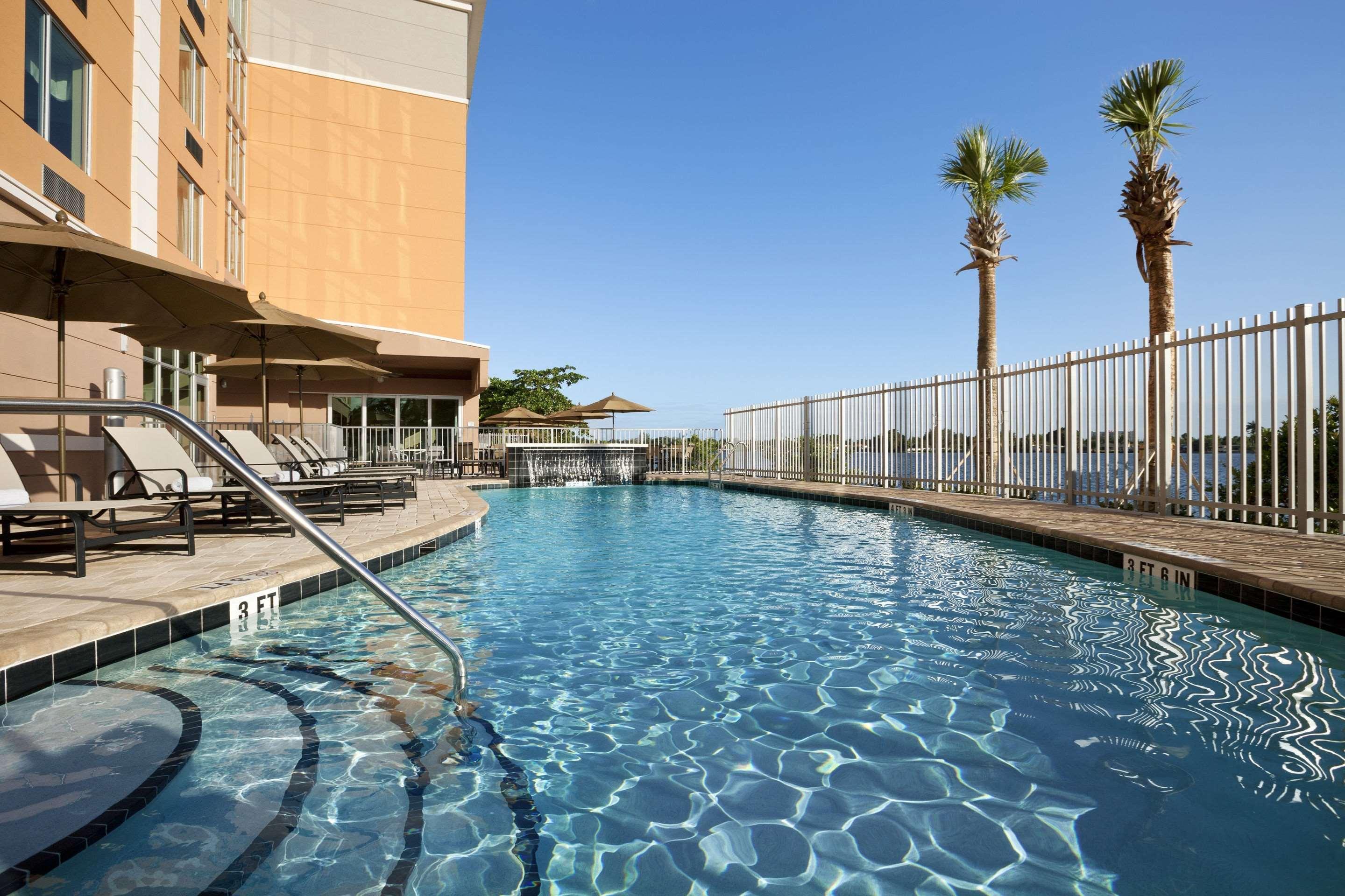 Express Airport-blue Lagoon Area By Ihg Hotel Miami