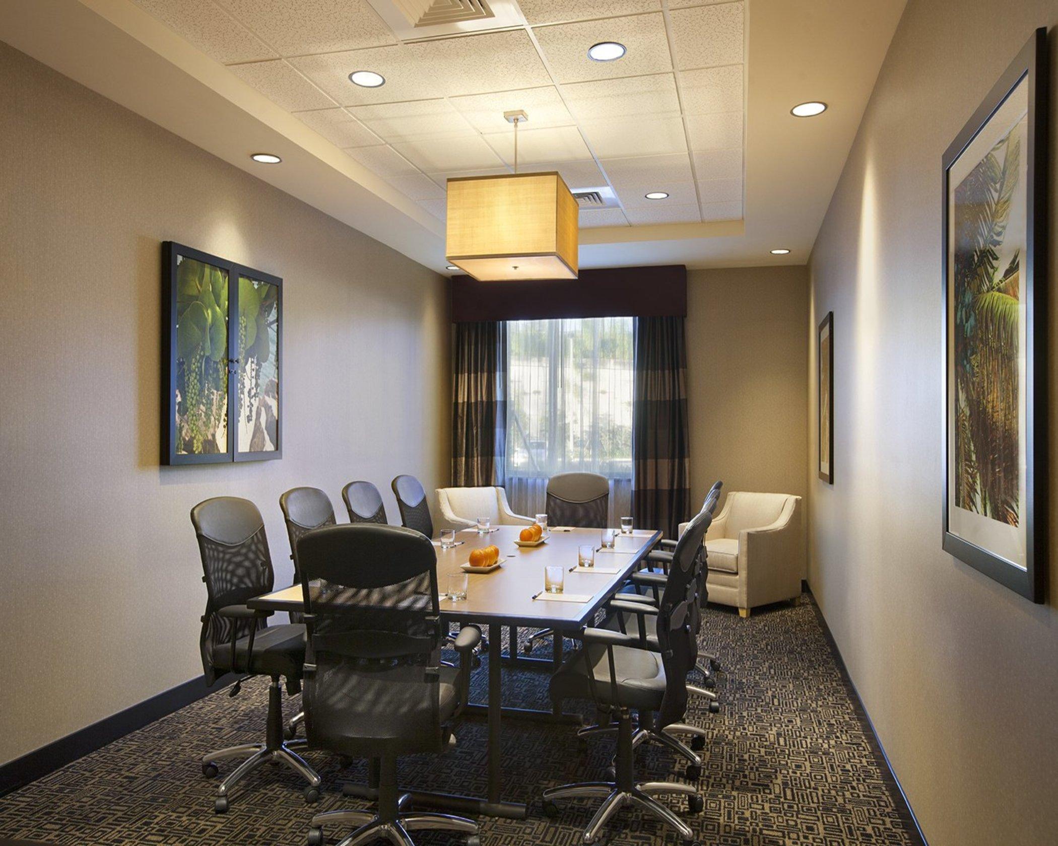Express Airport-blue Lagoon Area By Ihg 4* Miami