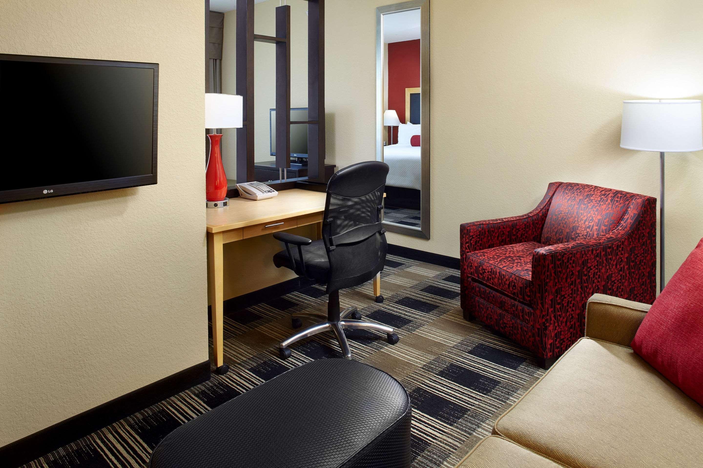 Express Airport-blue Lagoon Area By Ihg 4* Miami
