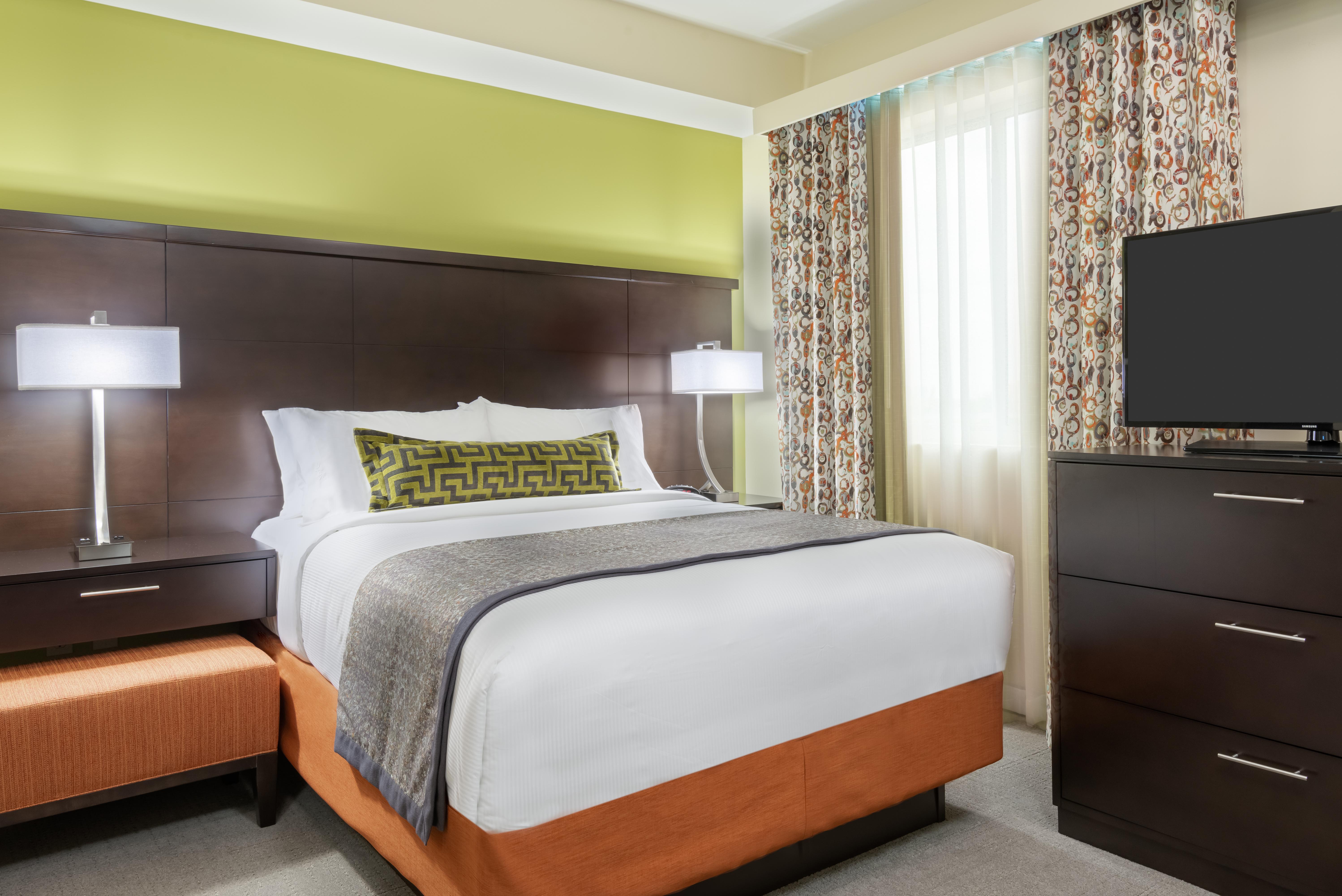 Hotel Staybridge - International Airport By Ihg 3*