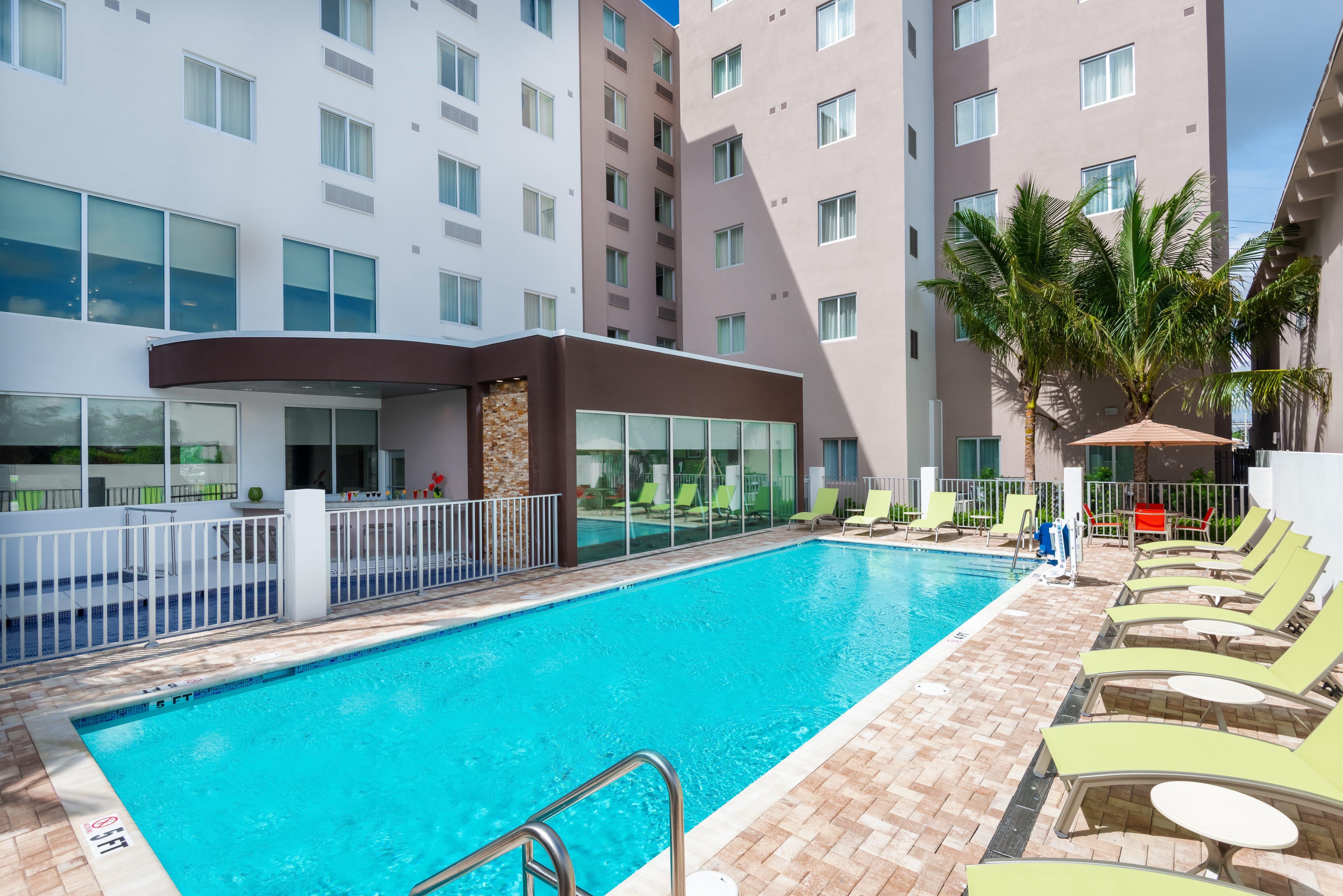 Hotel Staybridge - International Airport By Ihg