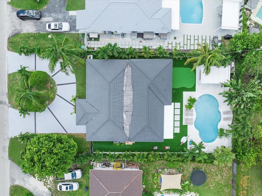 Villalee-jungle Palm Island White Marble Pool Area Vakantiehuis *