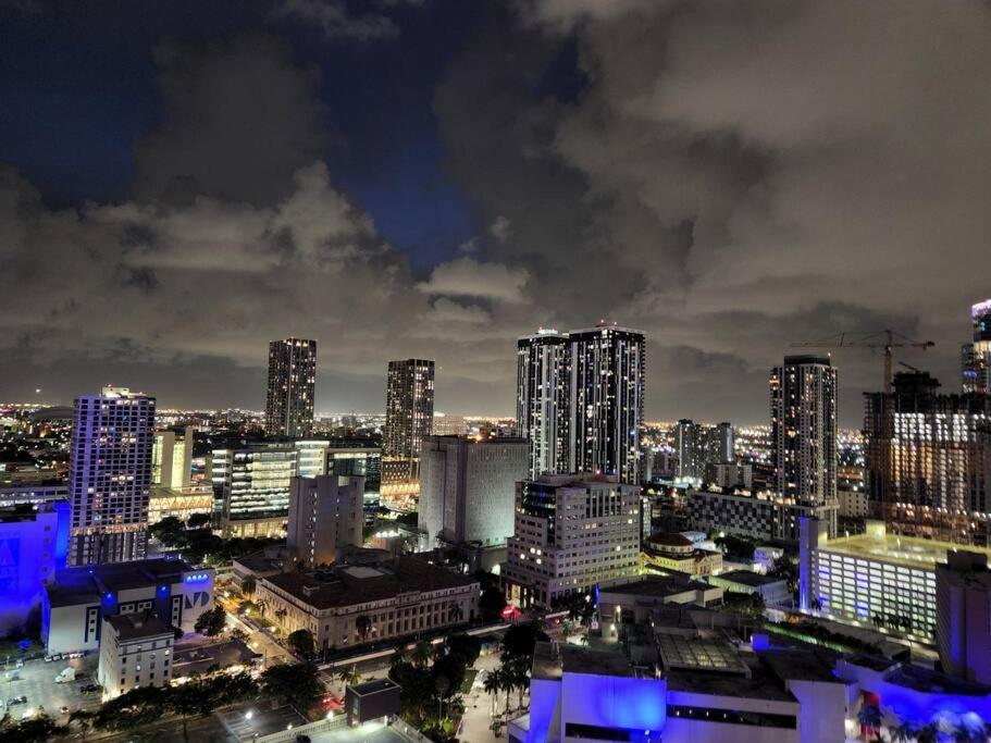 Amazing In Downtown Miami/brickell W/parking Apartment