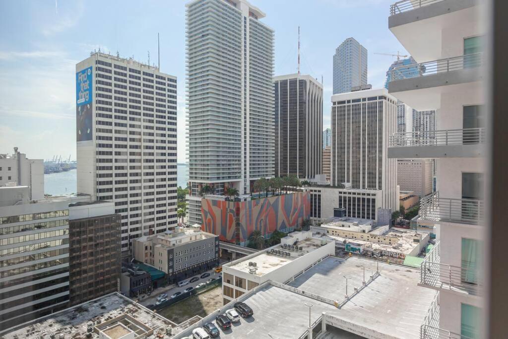 Amazing In Downtown Miami/brickell W/parking Apartment *