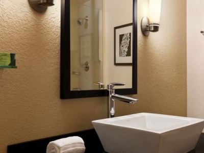 Hotel Express Airport-blue Lagoon Area By Ihg