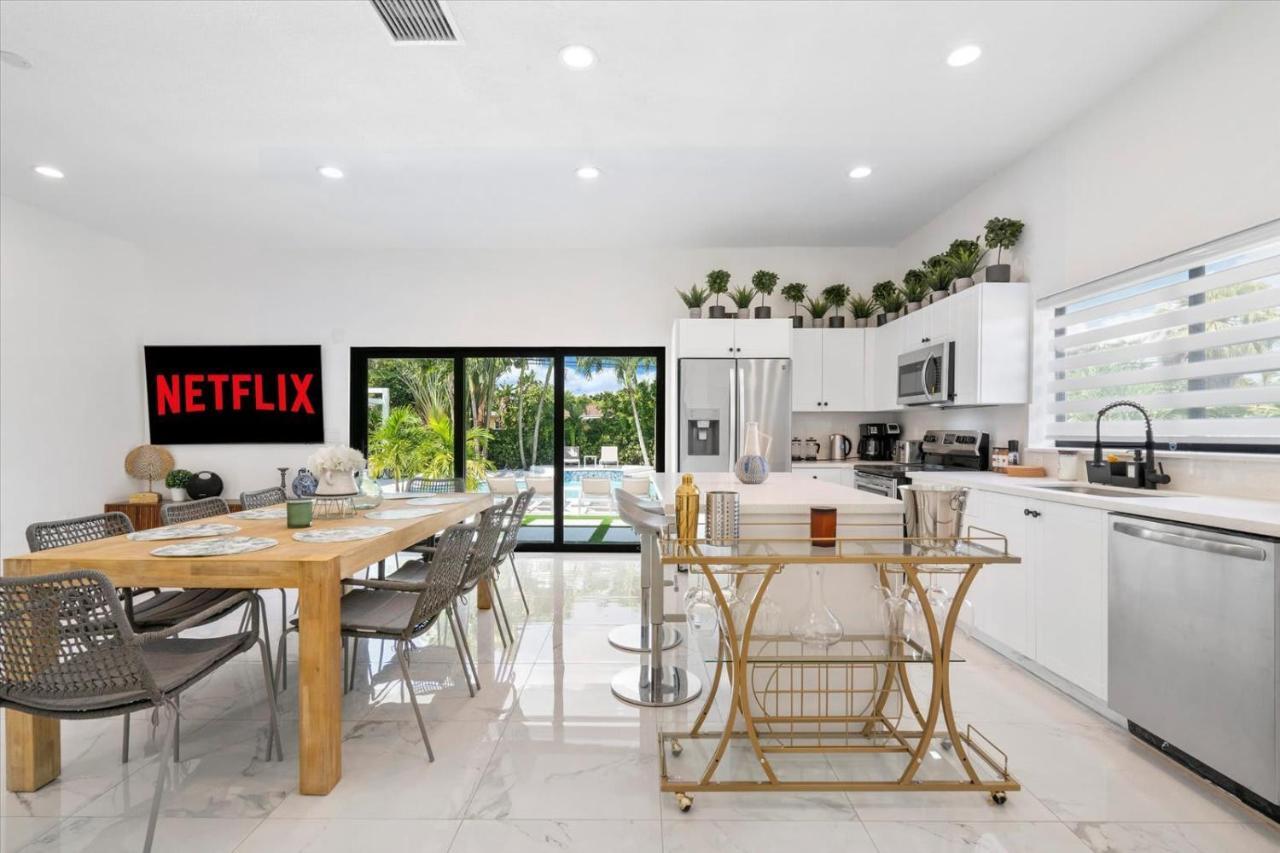 Villalee-jungle Palm Island White Marble Pool Area Miami