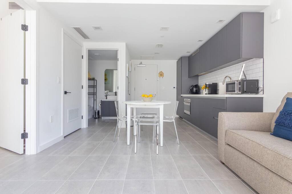 Amazing In Downtown Miami/brickell W/parking Apartment *