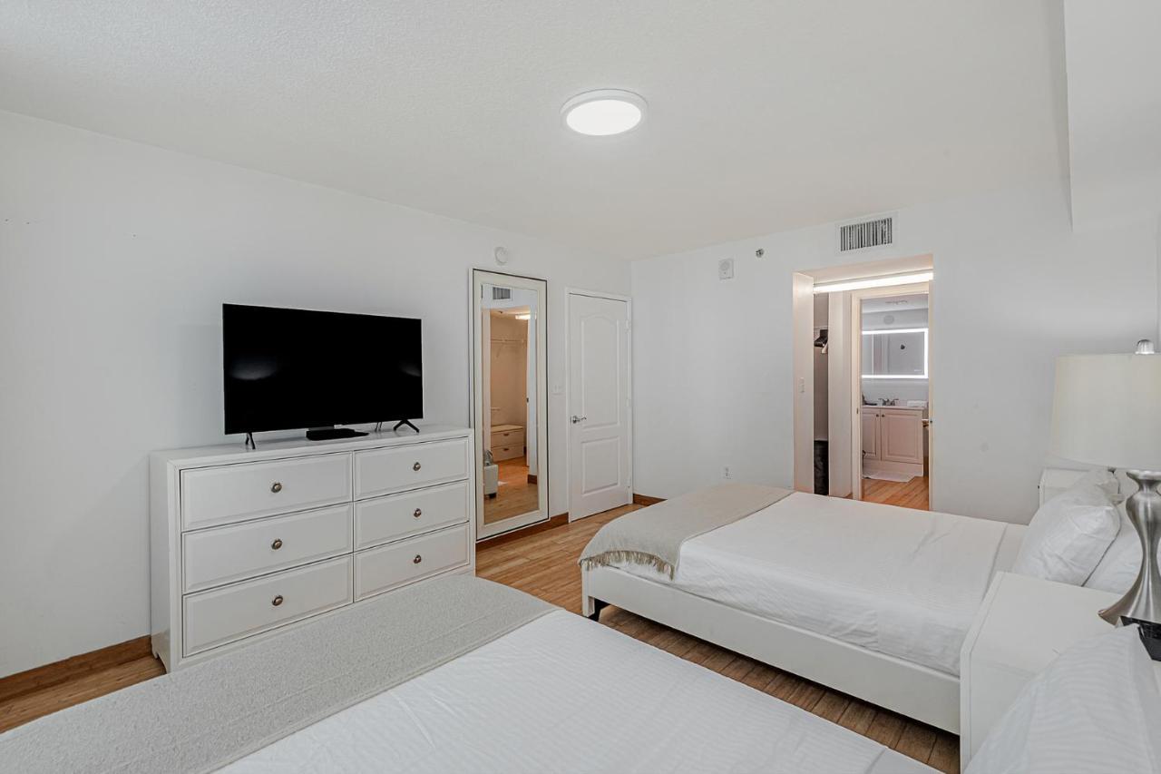 With & Ocean Views! Sleep Up To 6! Miami