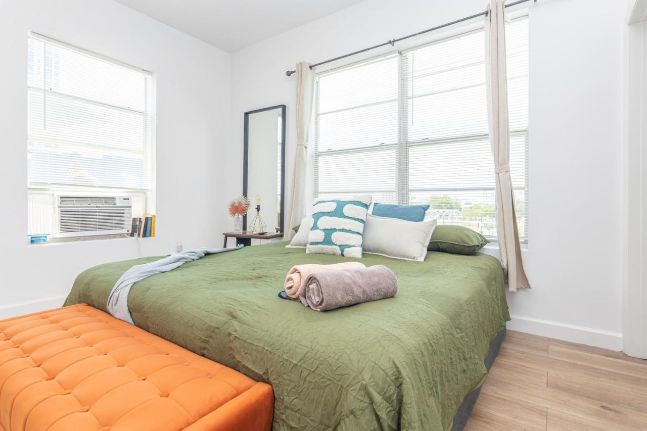 Downtown With Balcony - 5 Minutes From Wynwood & Port - Art District Near Beach Apartment *